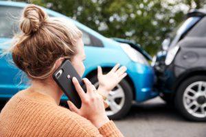 When to Call Your Insurance Company After a Car Accident