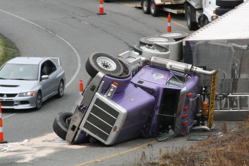 What Is a Jackknife Truck